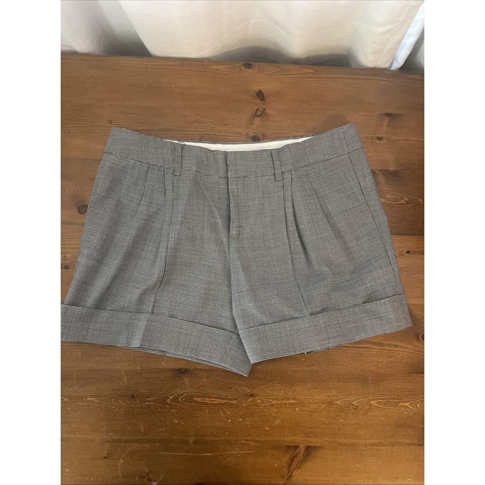 HAUTE HIPPIE Black &‎ White Pleated Cuffed Wool Blend Size 6 Shorts